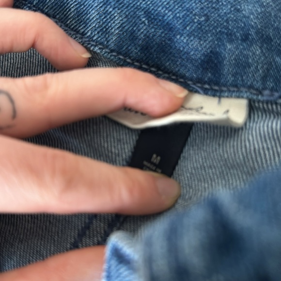 The cutest Jean jacket - Picture 3 of 4